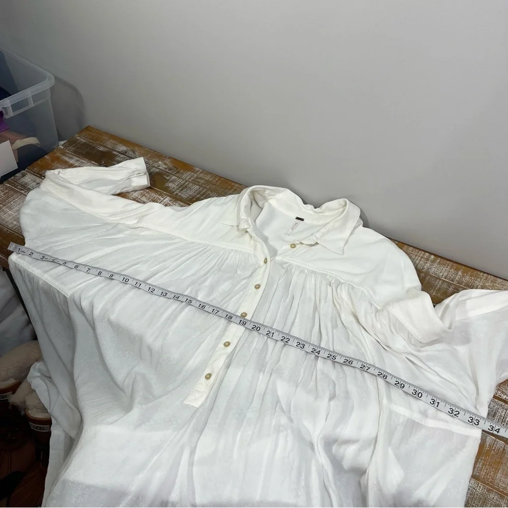 Free People - Lovely Day Button Down Oversized Top in Ivory Size L